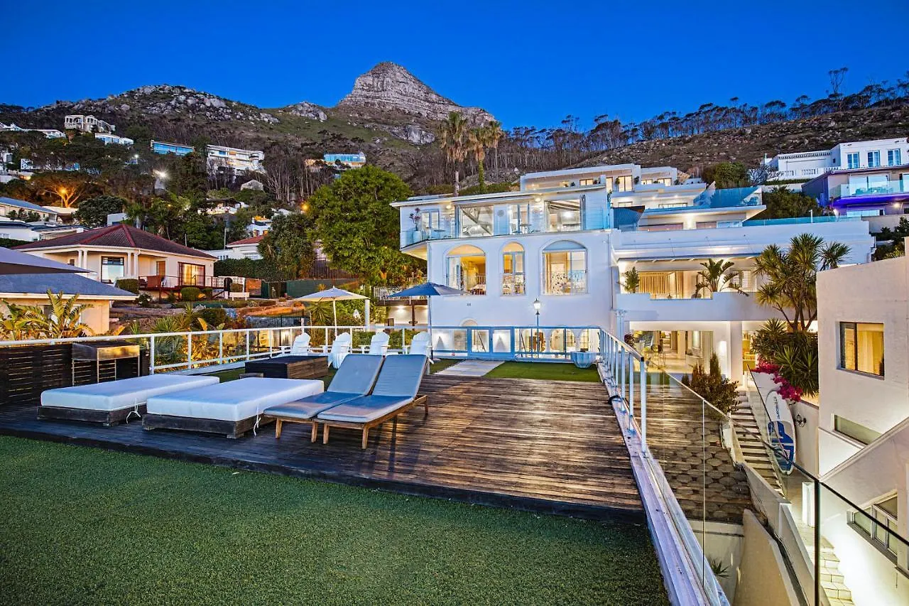 Clifton Yolo Spaces - Clifton Beachfront Penthouse Kapstadt 0*,  Südafrika