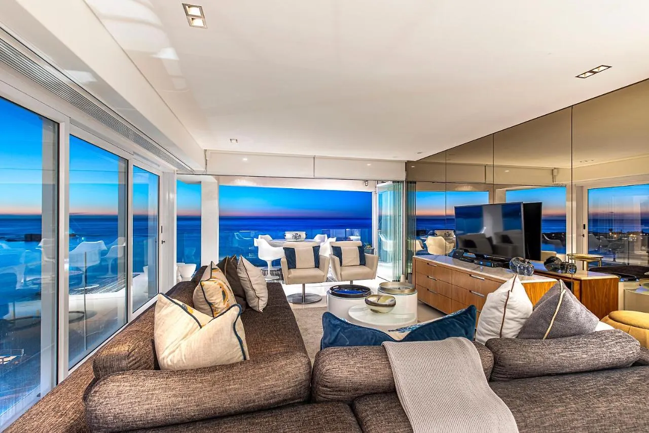 Clifton Yolo Spaces - Clifton Beachfront Penthouse Cape Town 0*,