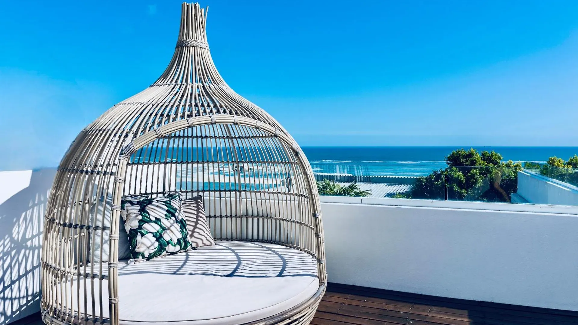 Clifton Yolo Spaces - Clifton Beachfront Penthouse Kapstadt 0*,  Südafrika